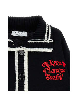 Strickjacke mit Stickereien und Knöpfen