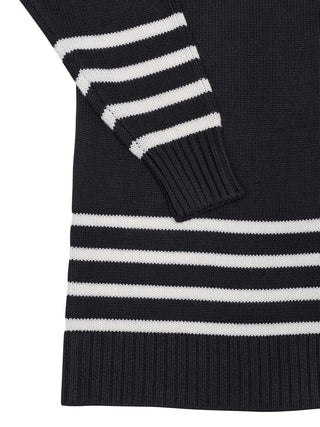 Strickjacke mit Stickereien und Knöpfen