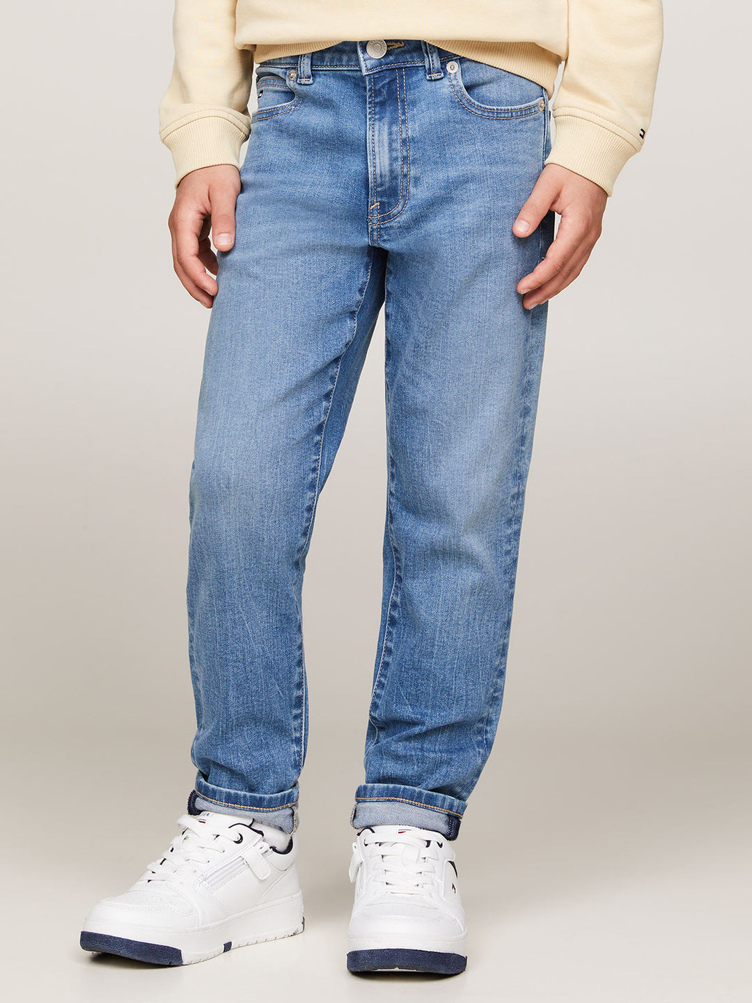 Modern Straight Denim im Retro-Style - Washed Denim