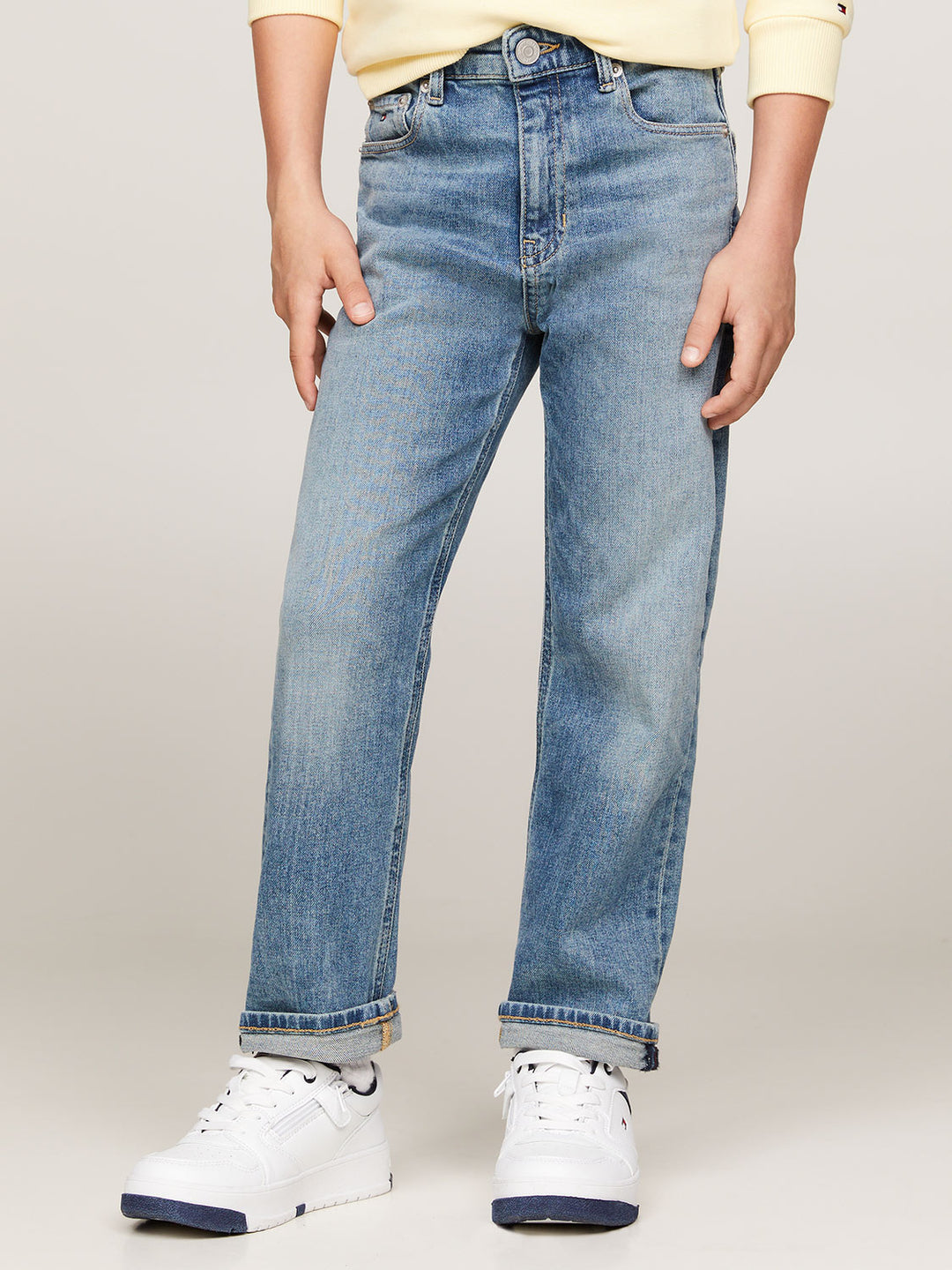 Modern Straight Denim im Retro-Style - Washed Denim