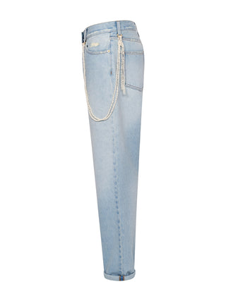 Naomi Jeans mit Kettendetail
