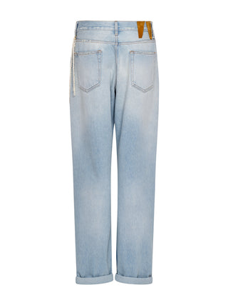 Naomi Jeans mit Kettendetail