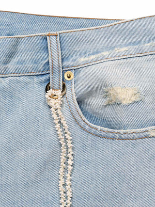 Naomi Jeans mit Kettendetail