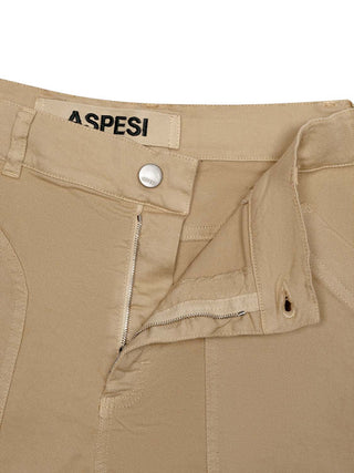 Hose mit aufgesetzten Taschen - Beige