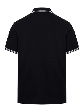 Polo mit Logo auf der Brust