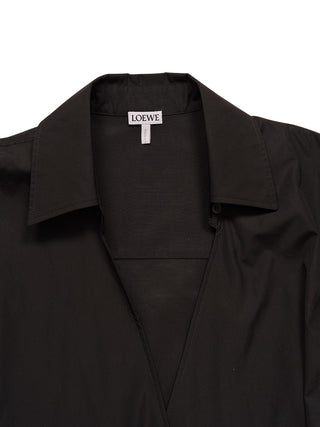 Kleid aus leichter Baumwollpopeline mit einer Wickelkonstruktion