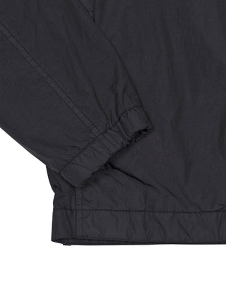 Leichte Jacke mit Logo-Patch - Schwarz
