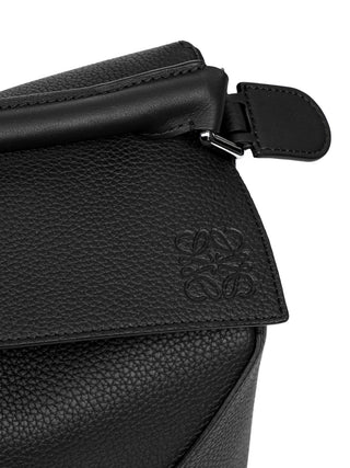 Große Puzzle Edge Tasche aus genarbtem Kalbsleder - Schwarz