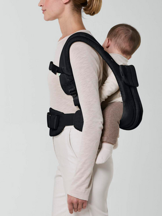Coya Carrier Bouclé Babytrage - Stone Black/Bouclé