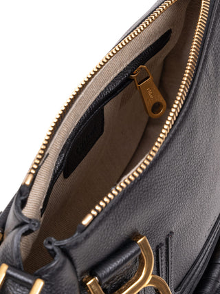 Kleine Marcie in Schwarz