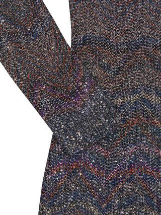 Längärmeliges Kleid mit V-Ausschnitt mit Chevron-Muster