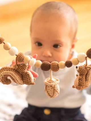 Kinderwagenkette Eichhörnchen Nutty aus Bio-Baumwolle