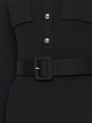 Langes Strickkleid mit abnehmbaren Gürtel
