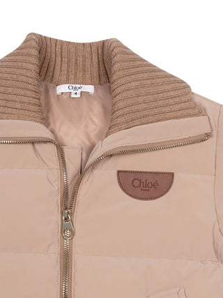 Gesteppte Daunenjacke mit Logo - Beige