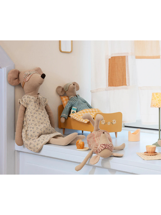 Maxi-Maus, Nachthemd