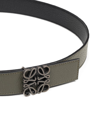 Wendbarer Anagram Gürtel aus weichem, genarbtem Kalbsleder