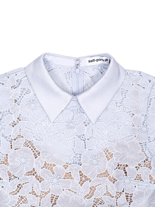 Blaues Minikleid aus Guipure-Spitze