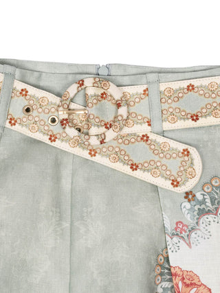 Daylight Shorts aus bedrucktem Leinen mit Bundfalten, Wellenkanten und Gürtel