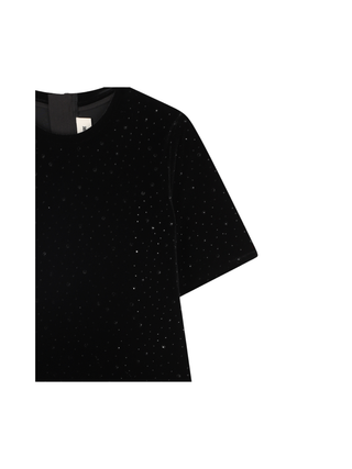 Samtkleid mit Strasssteinen