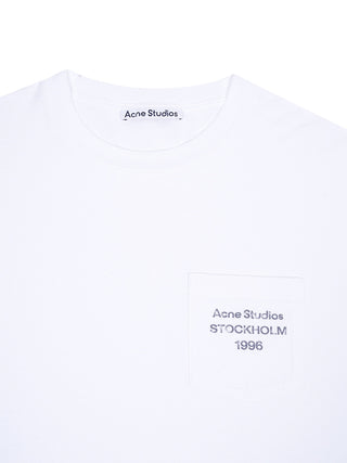 T-Shirt mit aufgesetzter Brusttasche und Logo