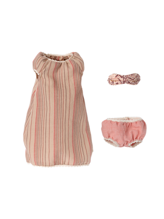 Medium Maus, Nachthemd