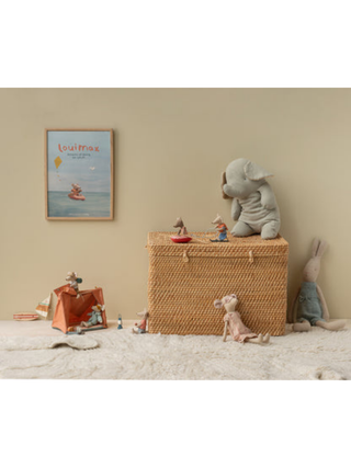 Medium Maus, Nachthemd