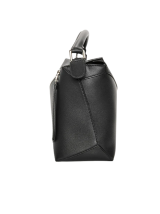 Mittelgroße Puzzle Edge Tasche aus klassischem Kalbsleder Schwarz