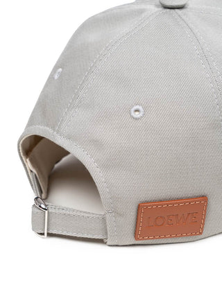 Kappe mit L-Aufnäher