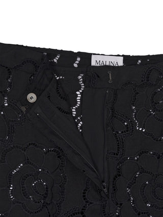 Stacey Hose mit weitem Bein