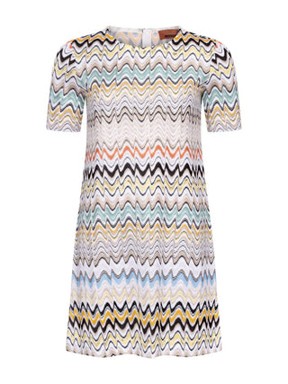 Kurzes Kleid im Zick-Zack-Muster