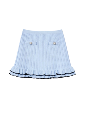 Strickrock mit blauer Rüschenborte