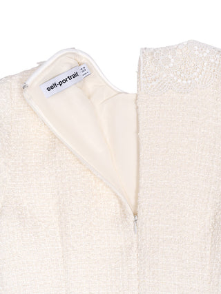 Cremefarbenes Bouclé-Mini-Kleid mit Spitzenbesatz und taillierter Passform
