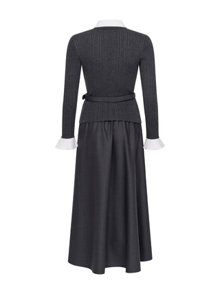 Graues Midikleid aus strukturiertem Strickgewebe