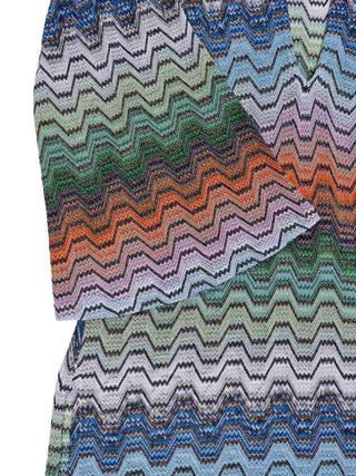 Langes Kleid mit griechischem Muster und tiefem V-Ausschnitt