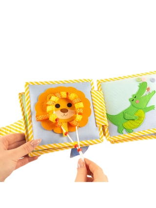 Mini Quiet Book - Kleine Buntschuppe