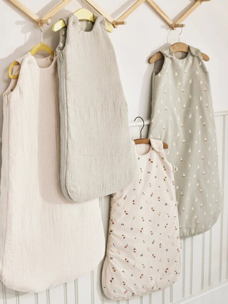 Dear April - Sylvia Schlafsack, TOG 1 Sommer
