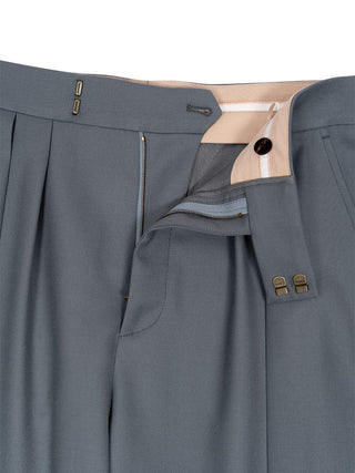 Hose mit Bundfalten