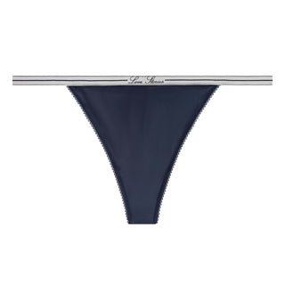 Rommservice in Marineblau