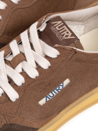 Medalist Low Man Crepe in Braun