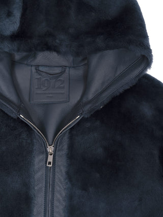 Lammfelljacke mit Kapuze