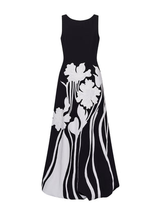 Wattiertes Kleid mit Stickerei