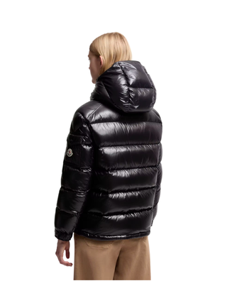 Maire kurze Daunenjacke mit Kapuze