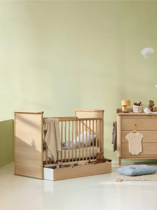 Camp Novel cot bed, 60x120/120x200 cm