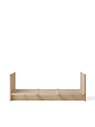 Camp Novel cot bed, 60x120/120x200 cm