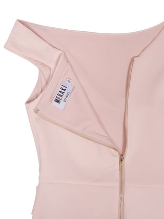 Drapiertes Abendkleid in einem Roséton