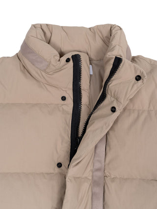 Steppjacke mit Logo-Patch in Beige