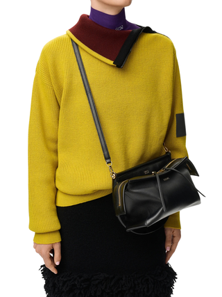 WHISKER SMALL BAG aus glasiertem Kalbsleder - Schwarz