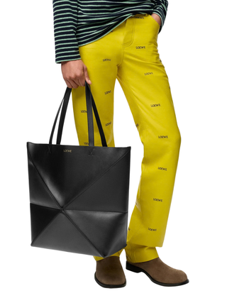 XL Puzzle Fold Tote Bag aus glänzendem Kalbsleder - Schwarz