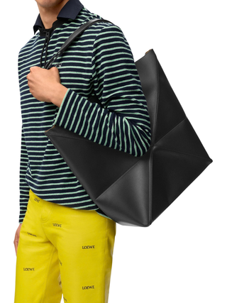 XL Puzzle Fold Tote Bag aus glänzendem Kalbsleder - Schwarz