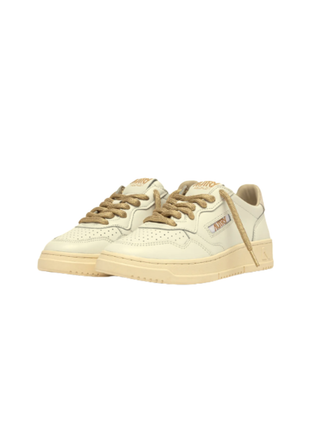 Sneakers Medalist Low aus Leder in Weiß und
  Lurex-Details in Gold